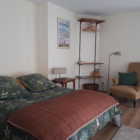 Agreables Chambres Independantes - Coutances Centre Екстер'єр фото