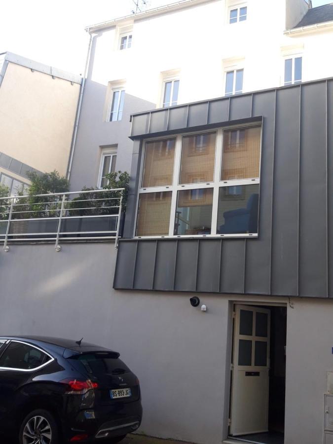 Agreables Chambres Independantes - Coutances Centre Екстер'єр фото