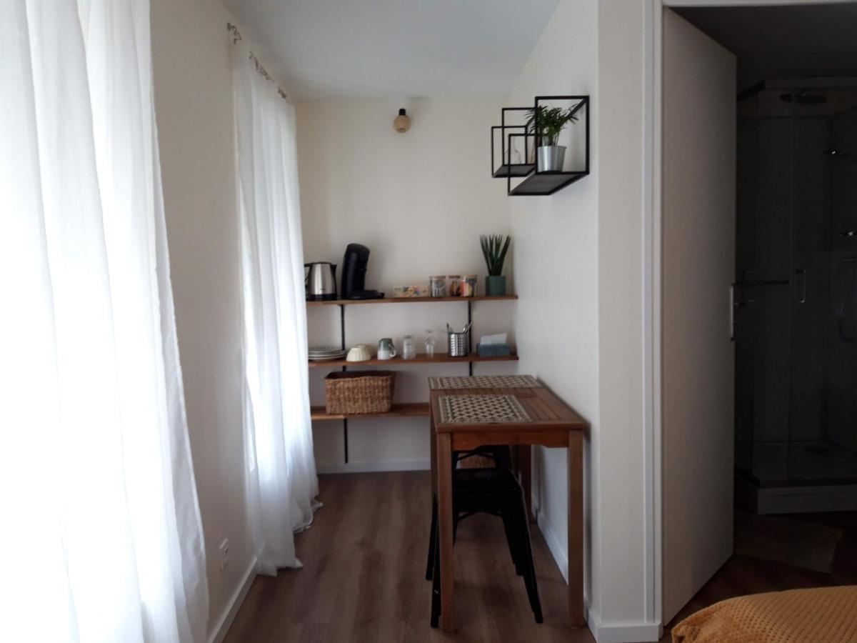 Agreables Chambres Independantes - Coutances Centre Екстер'єр фото